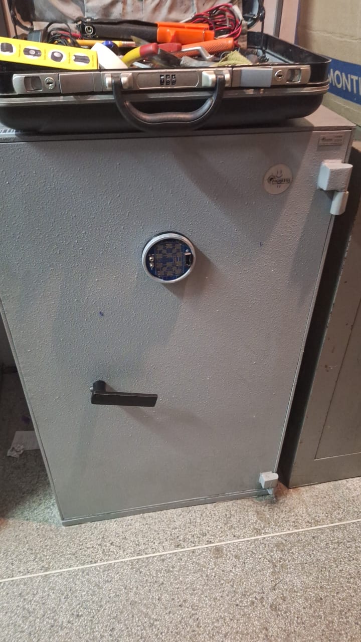 Reforma de cofre antigo